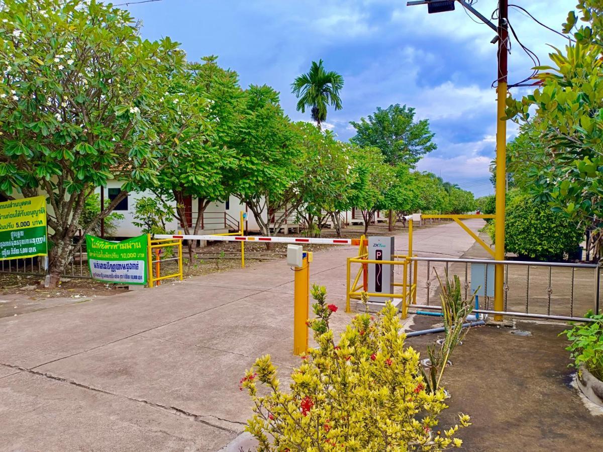 โรงเกลือรีสอร์ท ארניאפראטט מראה חיצוני תמונה