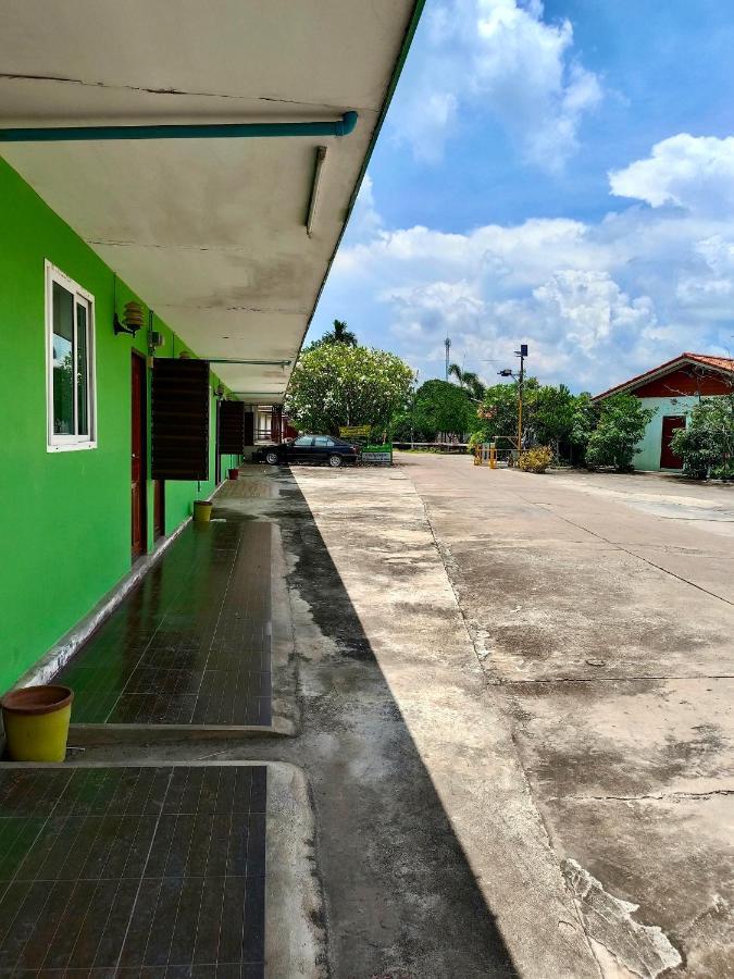 โรงเกลือรีสอร์ท ארניאפראטט מראה חיצוני תמונה